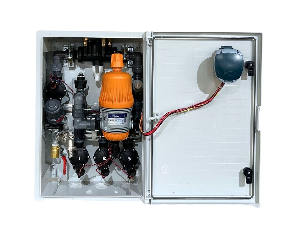 ארון השקיה 3 הפעלות עם מערכת דישון | DC מופעל ע״י סוללות