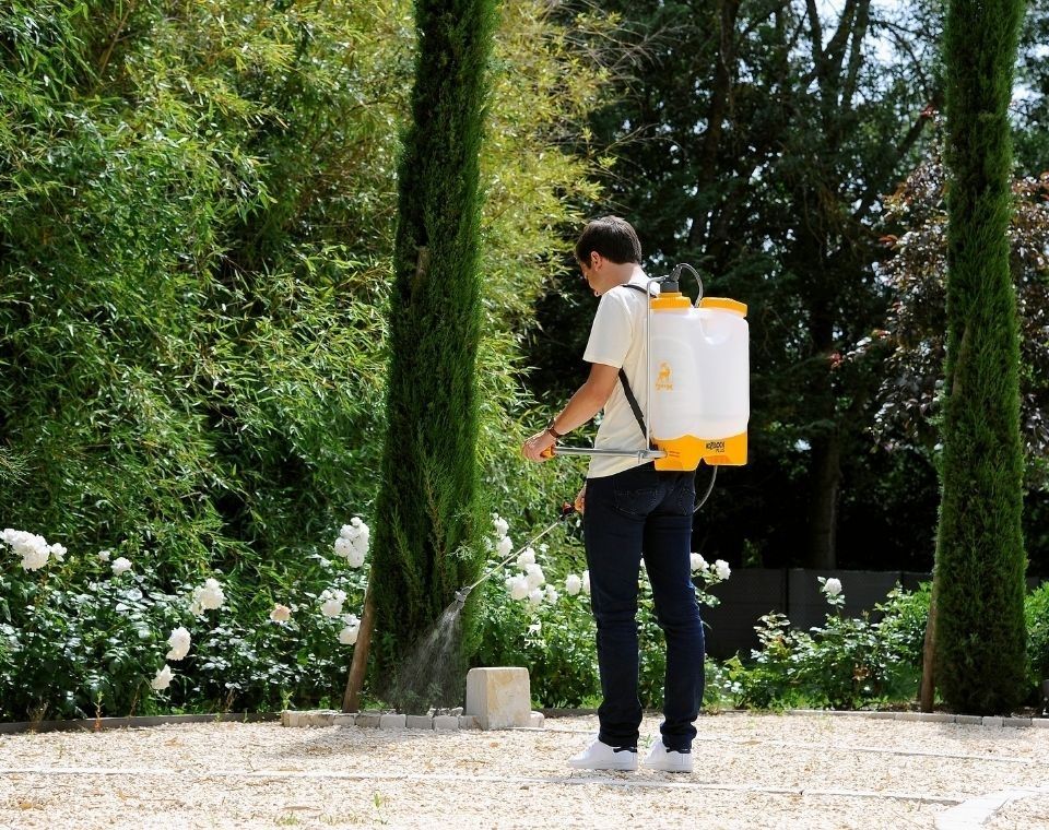 מרסס גב מקצועי HOZELOCK | נפח 12 ליטר